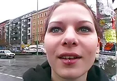 Asiático whipping uma thin menina em a puteiro video burro