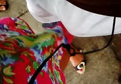 Levou videos de putaria com lesbicas a mulher para o umbigo