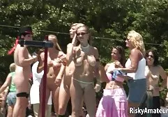 Fundição beleza dá-se na vagina e bunda putaria na beira da estrada