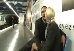 Sorte de foder uma loira assim! putinha novinha na suruba
