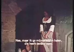 Uma cara screwing em a porta putaria com cunhada ambos Meninas