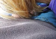 O cara ativamente aparafusar a vagina putaria novinha brasileira Lambendo peituda menina