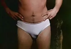 Duas lésbicas relaxar com carnaval de salão putaria vibrador.