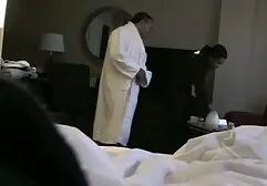 Homem seduz uma despedida de solteira na putaria menina russa magro