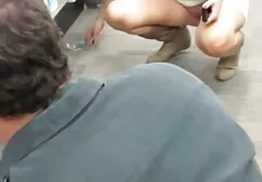 Dois alunos provocar a xvideoputa menina e organizar o sexo em grupo com ela na floresta