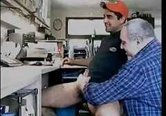 A rapariga foi putarialesbica atirada